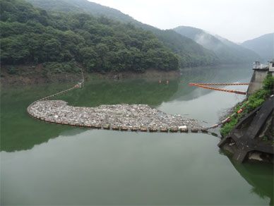 川の増水風景 その3